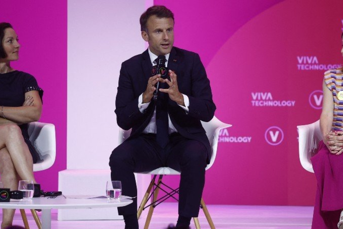 Intelligente Artificielle : Emmanuel Macron a annoncé 500 millions d'euros